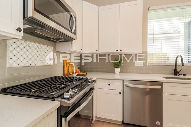 Building Photo - 4908 Hardy St