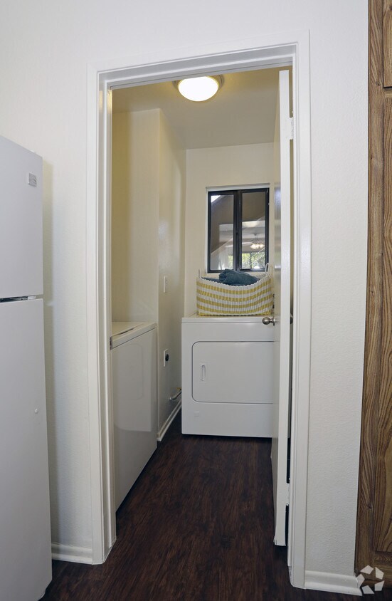 SERRANO HIGHLANDS APARTMENT HOMES Apartments Lake Forest, CA