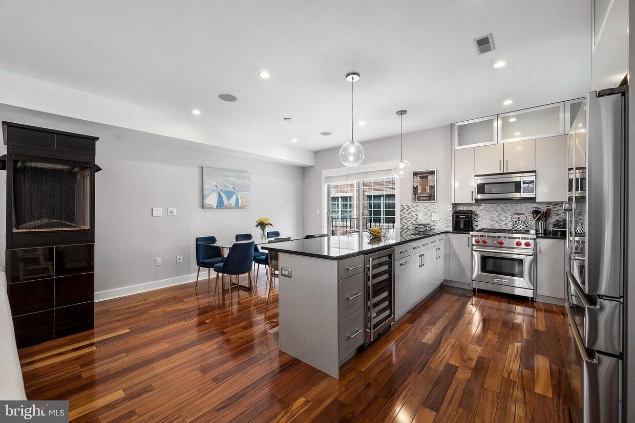 Foto principal - 862 Independence Ct