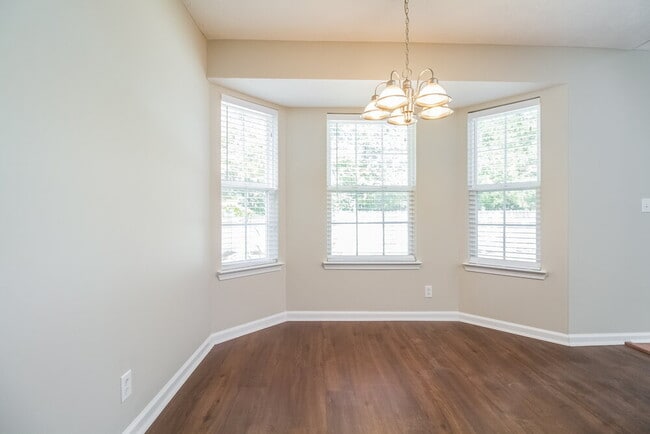 Building Photo - 3304 Tourmaline Dr