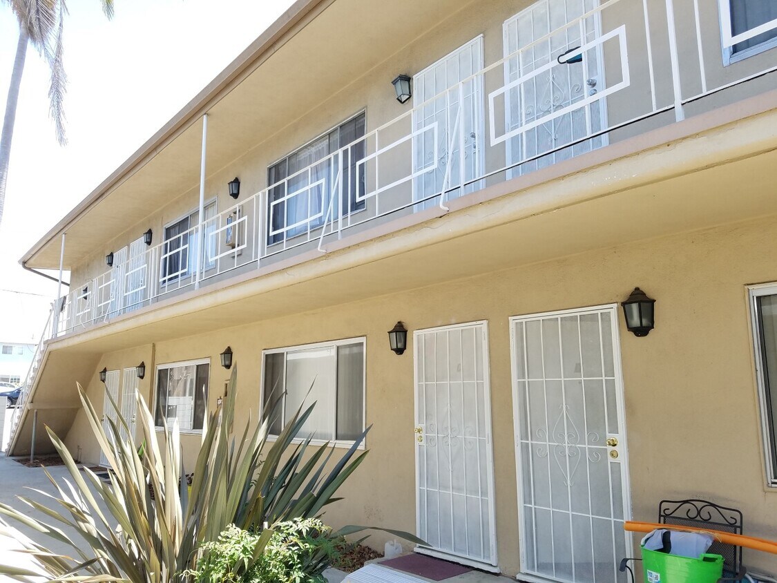 4554 W 173rd St Unit H, Lawndale, CA 90260 Apartments in Lawndale, CA