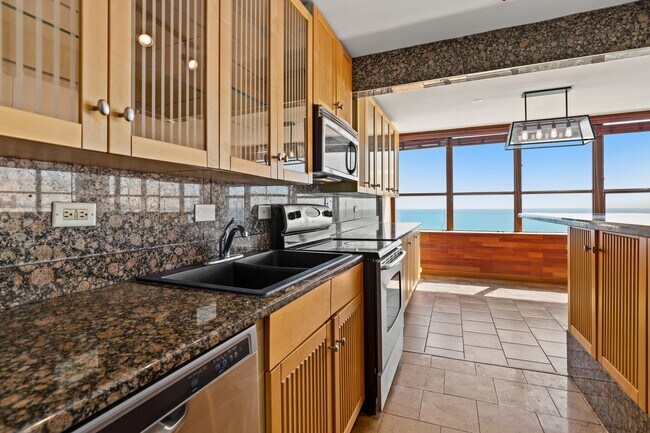 Foto del edificio - 655 W Irving Park Rd