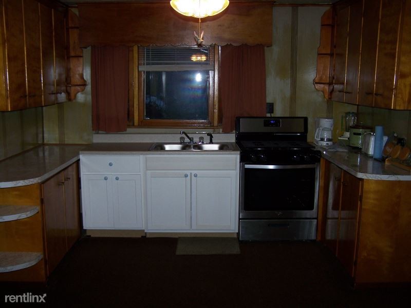 Primary Photo - 3 br, 1 bath House - 240 north main st
