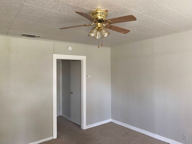 Foto del edificio - 809-811-811 E Cherry St