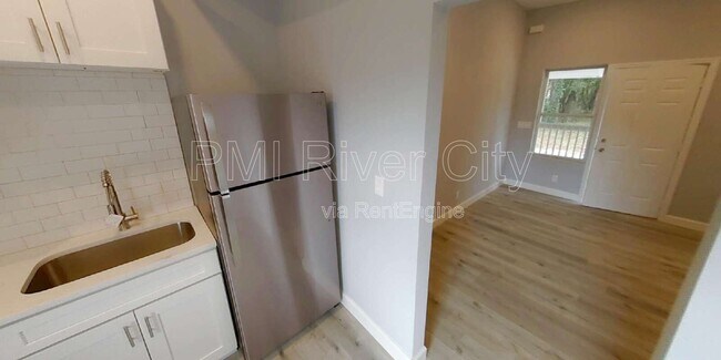 Building Photo - 151 W 17th St