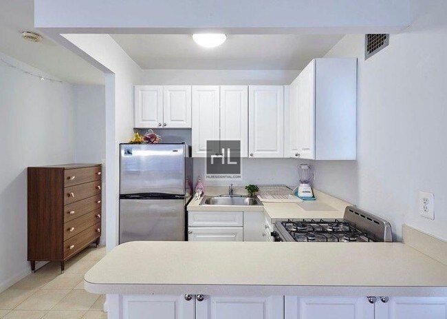 Building Photo - Large Studio in Gramercy - EAST 22 STREET