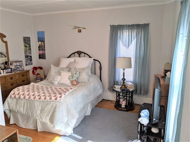 Bedroom - 275 Gano St