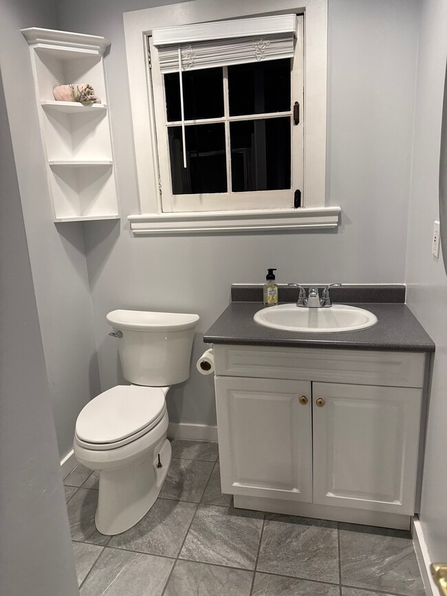 Building Photo - 210 Sixth Av