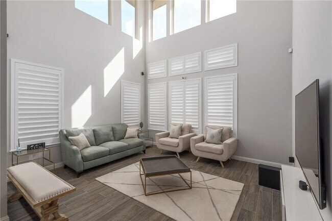 Foto del edificio - 801 Ashley Rose Ln W