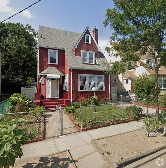 Building Photo - 214-19 Hollis Ave