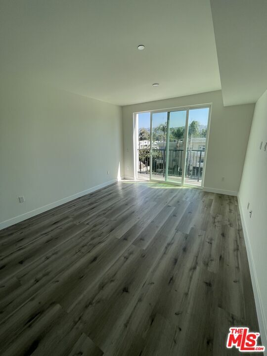 Foto del edificio - 4806 Sylmar Ave