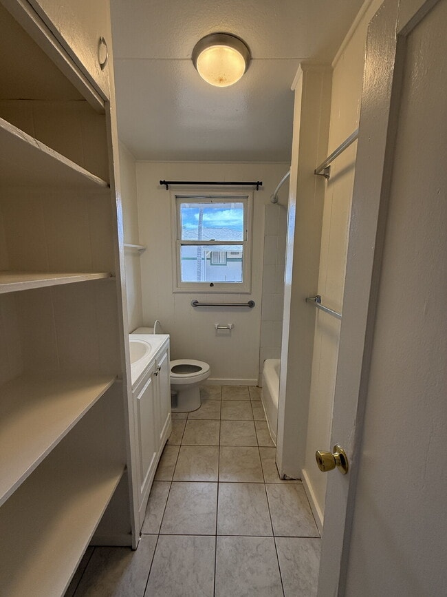 Building Photo - 2BR/1BA Cottage in Ewa Beach