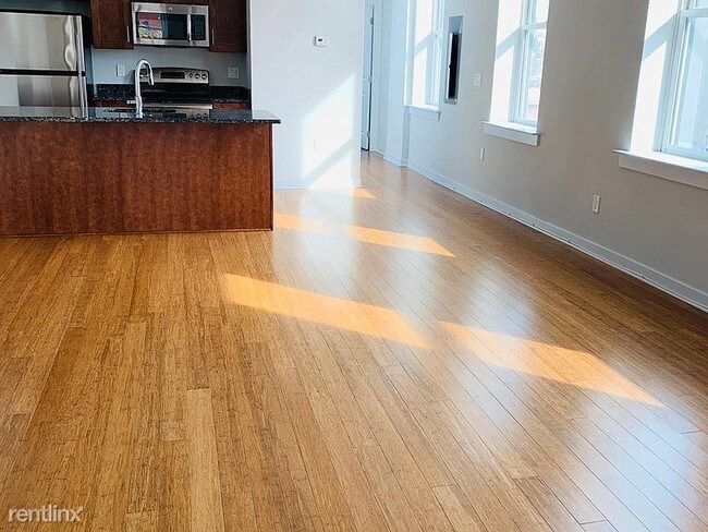 Foto del edificio - 2 br, 2 bath Apartment - 3820 Lancaster Ave