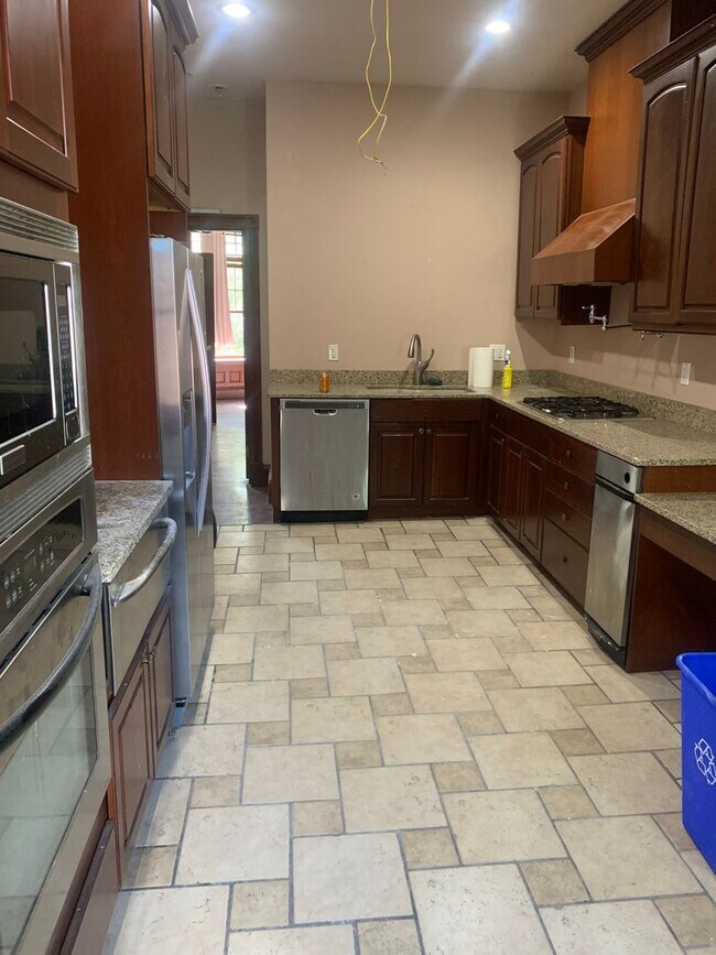 Foto del edificio - 13 Strathmore Rd