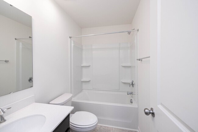 Foto del edificio - Brand new townhome community! 3br 2.5ba  J...