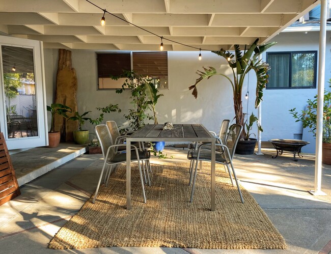 Building Photo - 163 Deepstone Dr