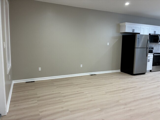 Foto del edificio - 6131 McMahon St