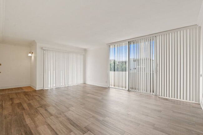 Foto del edificio - 1319 Berkeley St