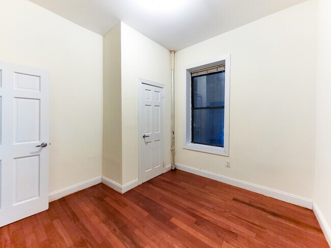 Building Photo - 452 W 149th St