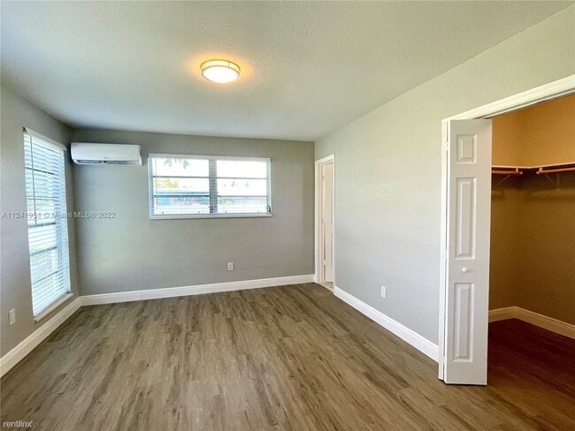Building Photo - 4 br, 2 bath House - 11360 SW 44th St