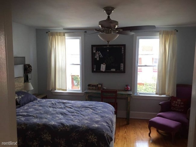 Building Photo - 2 br, 1.5 bath Apartment - 2214 Montrose St