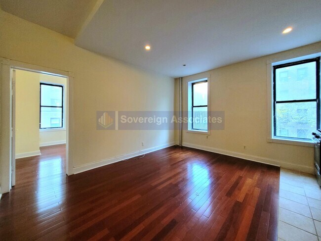 Foto del edificio - 255 Fort Washington Ave