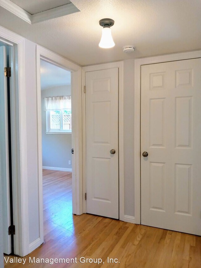 Building Photo - 3 br, 2.5 bath House - 1577 Shaw Dr