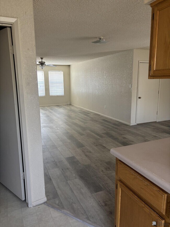 Foto del edificio - 11269 E 27th St
