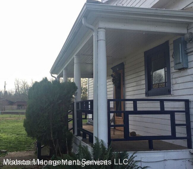 Building Photo - 3 br, 1 bath House - 927 Pine St