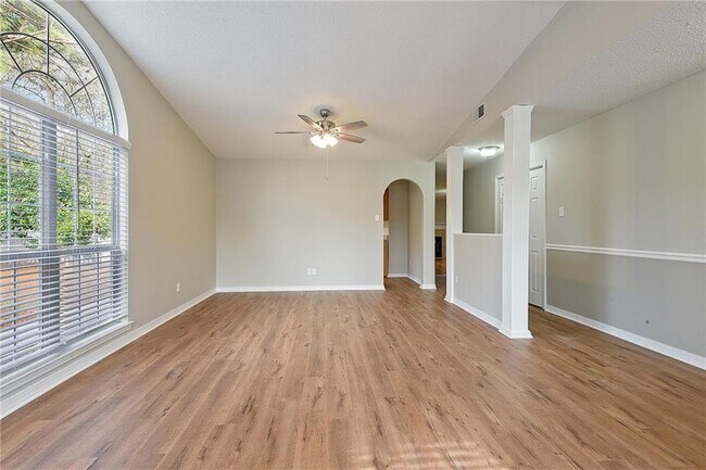 Foto del edificio - 2147 Water Oak Dr