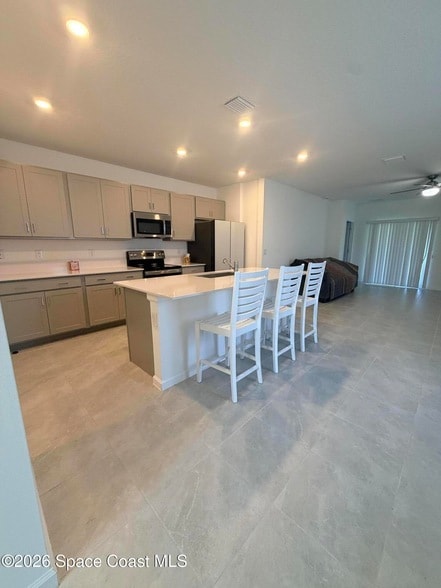Building Photo - 1707 Colebrook Cir SW