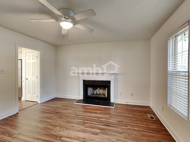 Foto del edificio - 803 Delray Ln