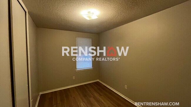 Foto del edificio - 3666 Bluff Wood Dr