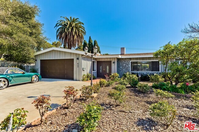Building Photo - 822 San Vicente Blvd