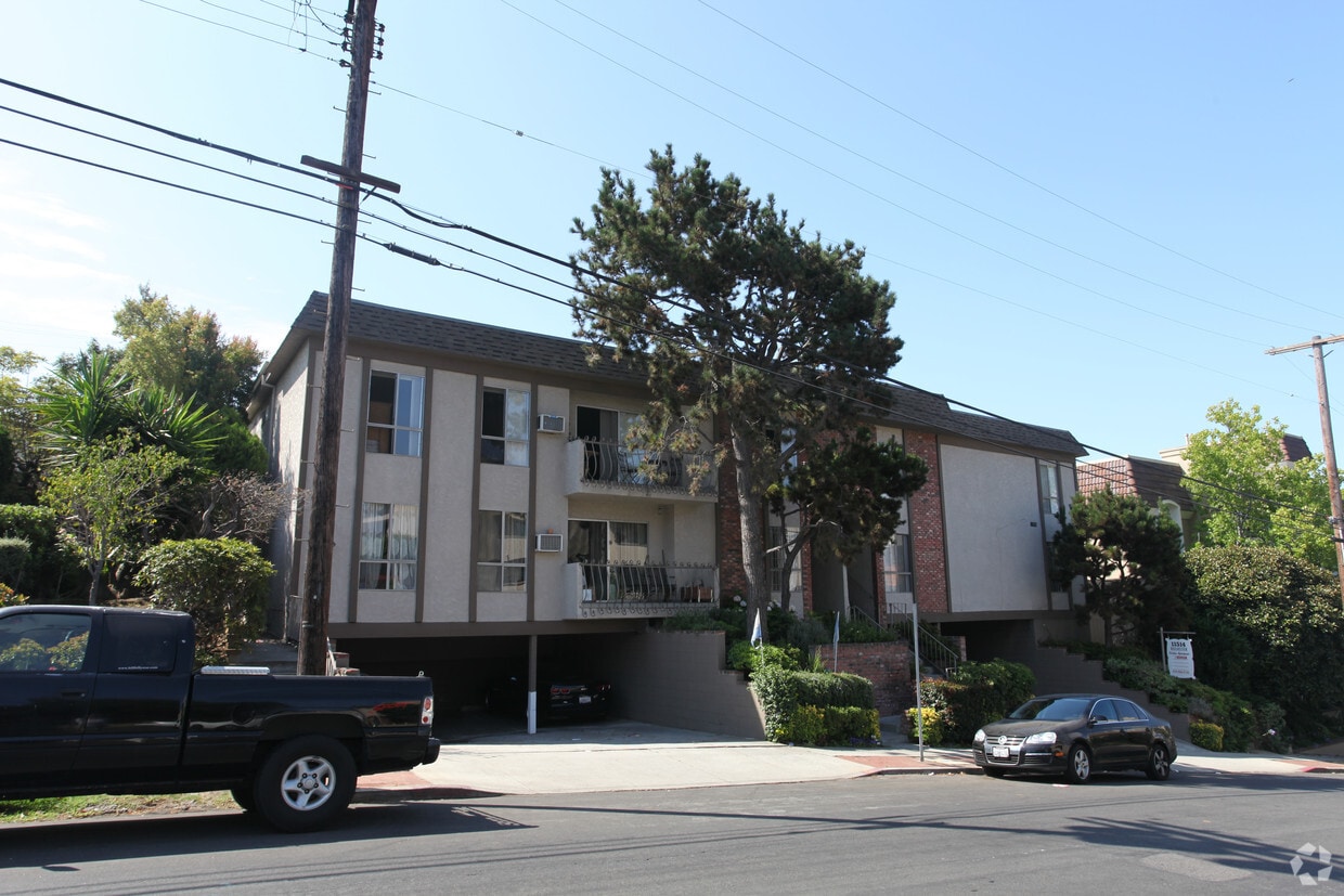 Building Photo - 11514 Rochester Ave