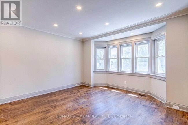 Building Photo - 330 Sammon Ave