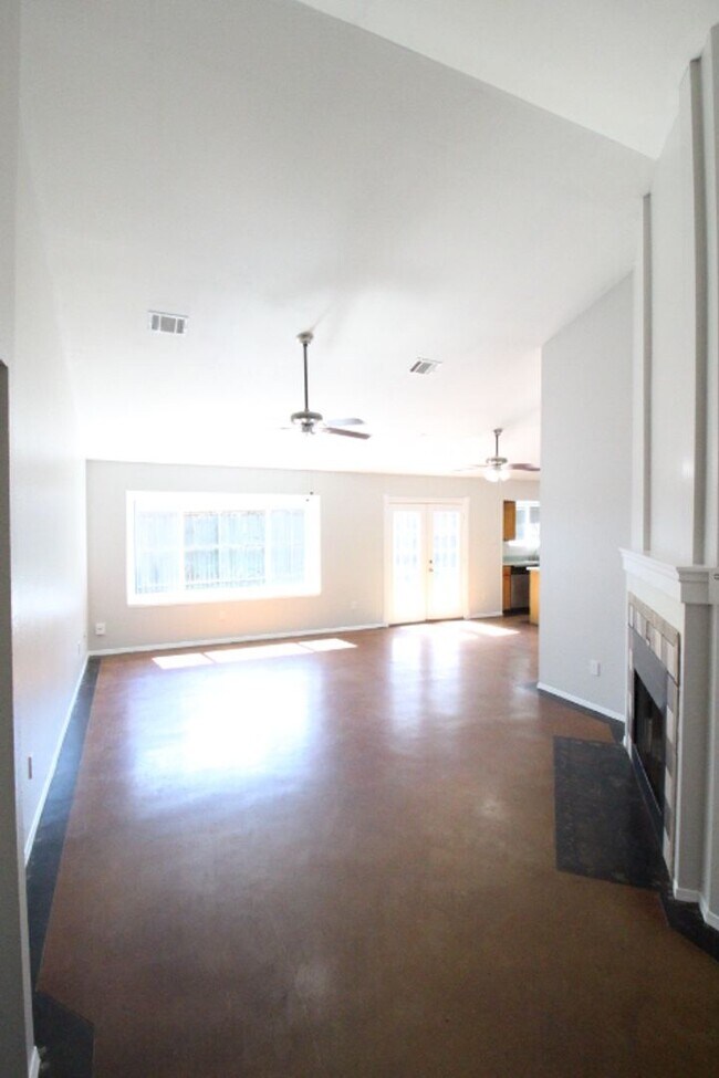 Foto del edificio - South Austin home close to Southpark Meadows