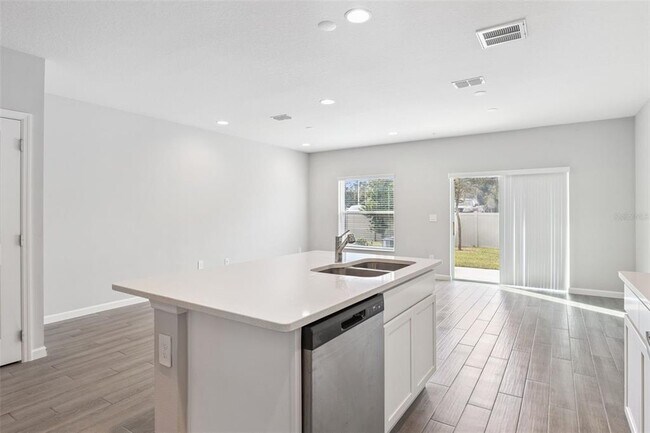 Foto del edificio - 212 Beautyberry Ln