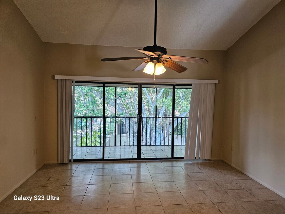 Foto del edificio - Great Location