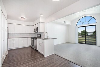 Building Photo - The Crossings Apartments