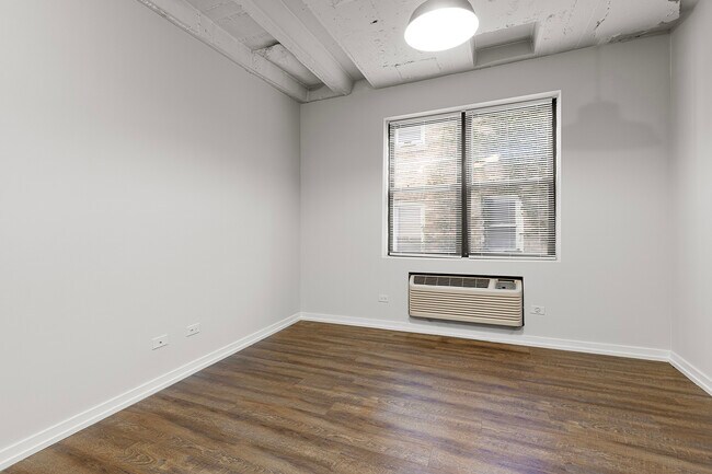 Foto del edificio - 5718 N Winthrop Ave