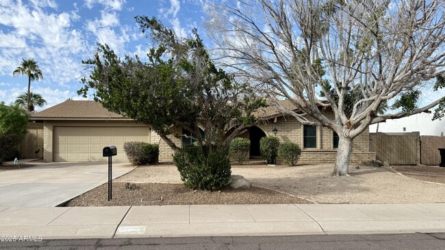 Foto del edificio - 2502 E Sahuaro Dr