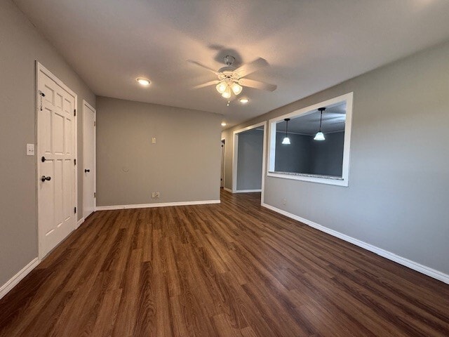 Building Photo - 1311 Royal Dr