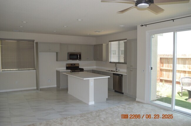 Foto del edificio - 3922 Dedication Dr