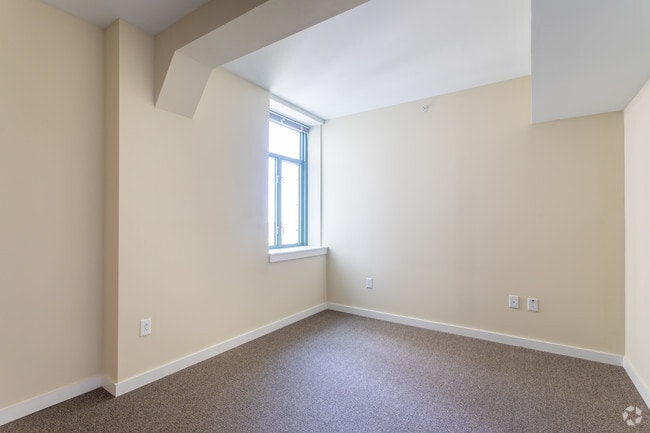 2BR, 2BA - 1,425 SF - Park Pacific