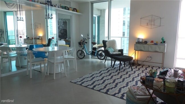 Building Photo - 2 br, 2 bath Condo - 300 S Biscayne Blvd A...