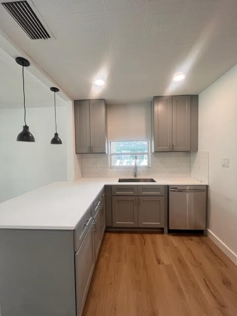 Foto del edificio - 4710 Burlington Ave N
