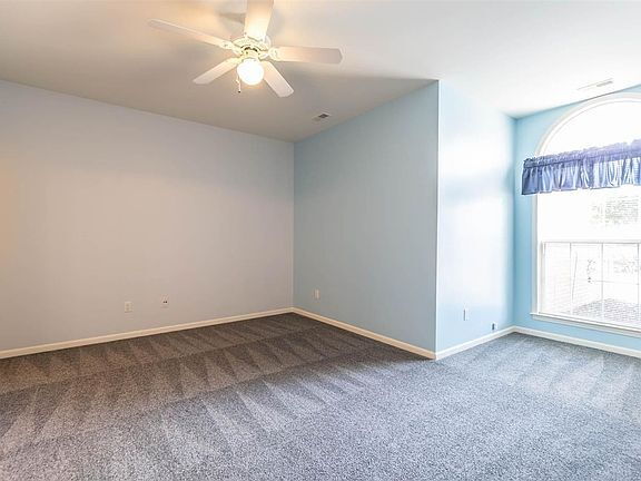 Building Photo - 663 Worthington Dr