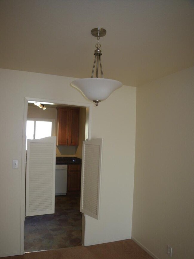 Building Photo - 2 bedroom in San Francisco CA 94122