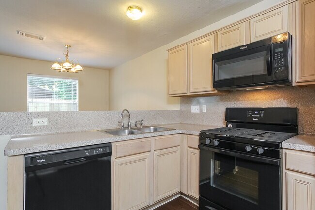 Foto del edificio - 8002 Scarlet Tanager Dr